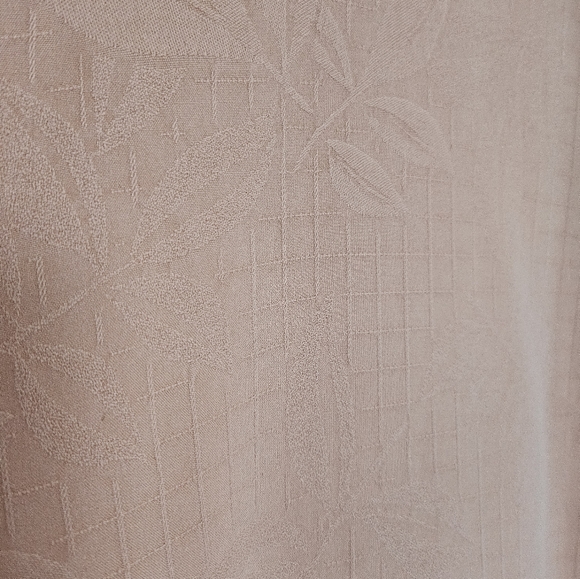 Tommy Bahama Hawaiian Shirt - Picture 11 of 11